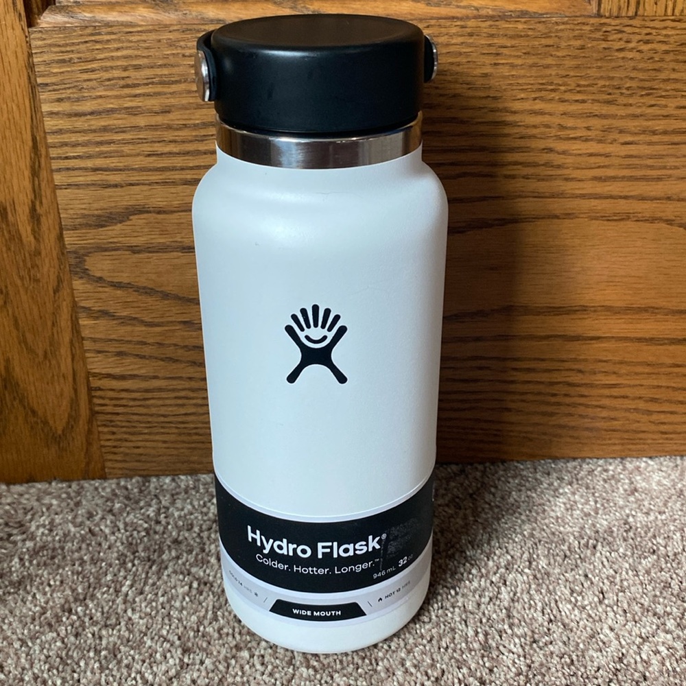NWT Hydro Flask Water Bottle 32 Oz White Insulated Stainless Steel Wide Mouth